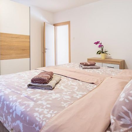 Apartmani Jolly Porec: Blizu Centra I Mora Poreč Exterior foto