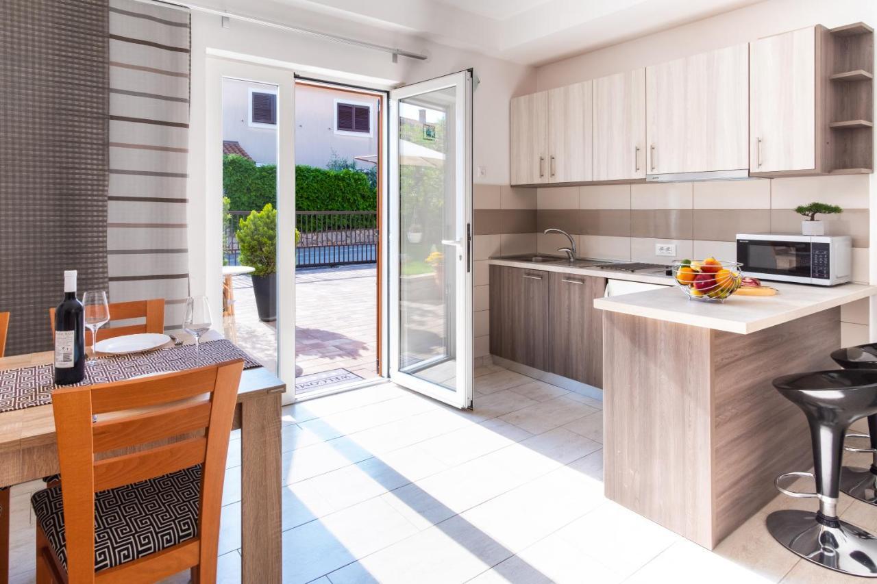 Apartmani Jolly Porec: Blizu Centra I Mora Poreč Exterior foto